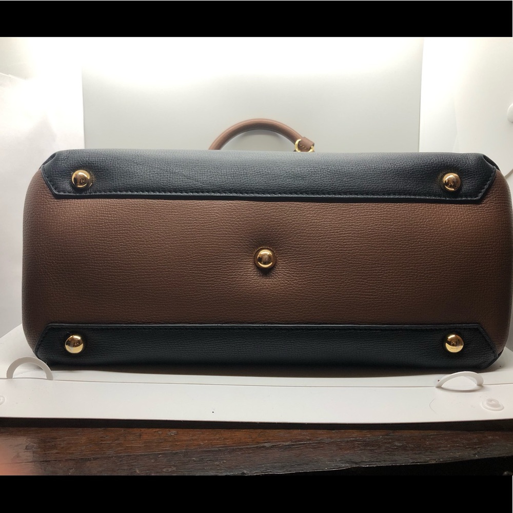 Burberry Medium Banner Tote Black and Brown Leather - Picture 3 of 11